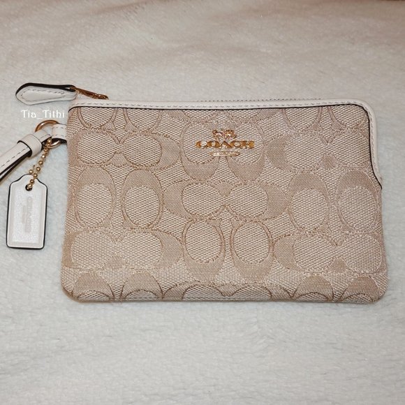 Coach Handbags - Coach Corner Zip Wristlet